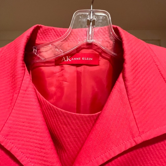 Shocking Pink vintage  suit with padded shoulders - Picture 12 of 13